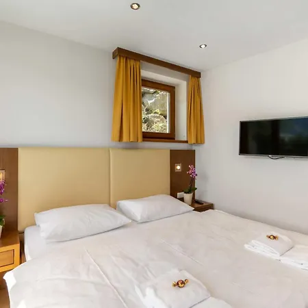 Emma Apartments-