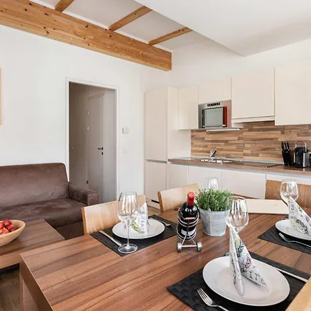 Emma Apartments-